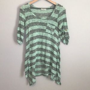 ✨Cute half-sleeve top